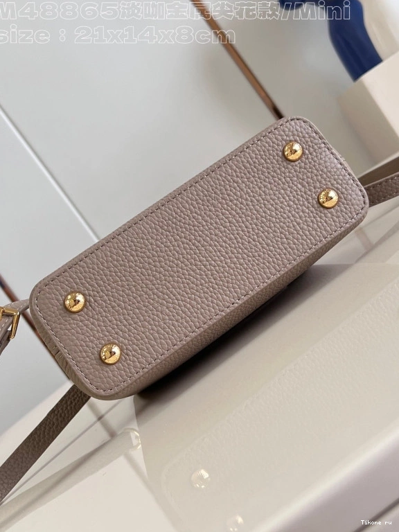 Cheap MINI-21*14*8CM VUITTON LOUIS CAPUCINES 0803